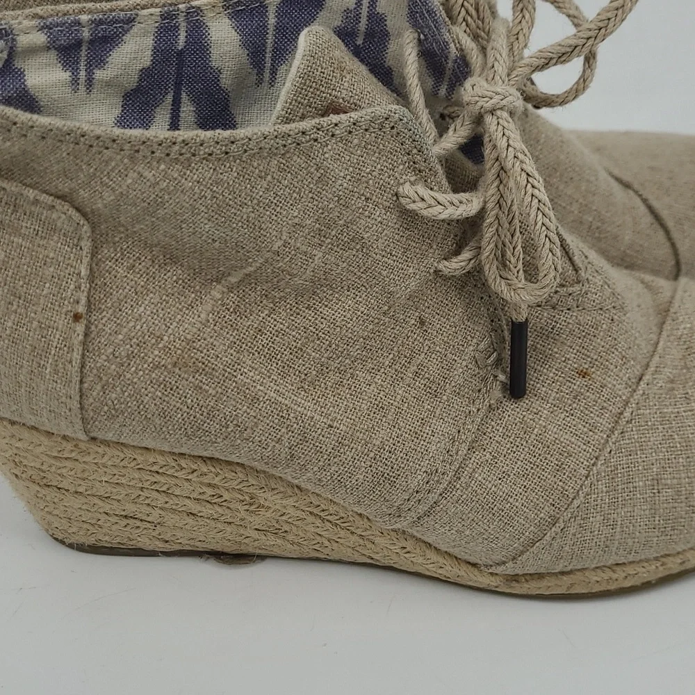 TOMS Desert Wedge Oatmeal Linen Canvas Espadrille Lace Up Booties‎ Tan 9.5